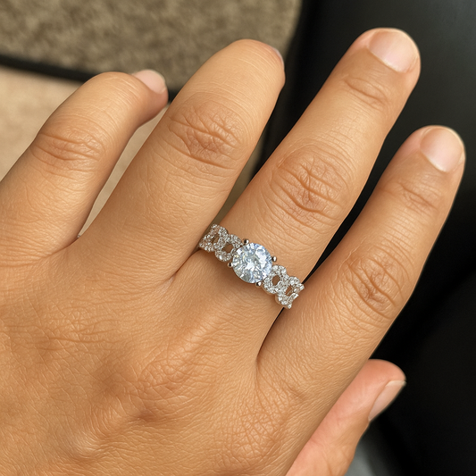 Luxury Silver Ring with Moissanite Center – Ideal for Proposals & Anniversaries